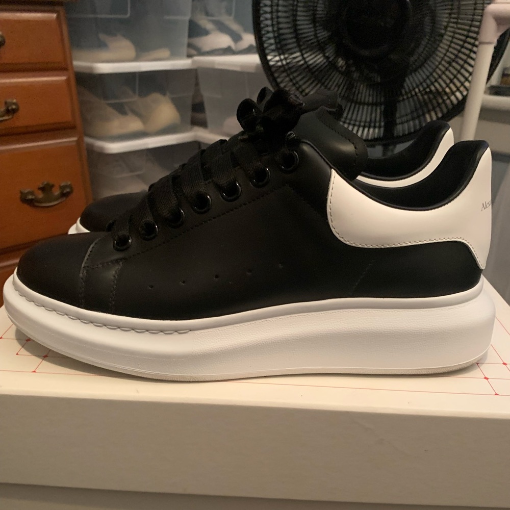 ALEXANDER MCQUEEN Oversized Sneaker